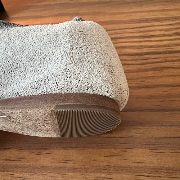 Tory Burch Caroline 2 Metallic Gray Suede Flats - Picture 8 of 11